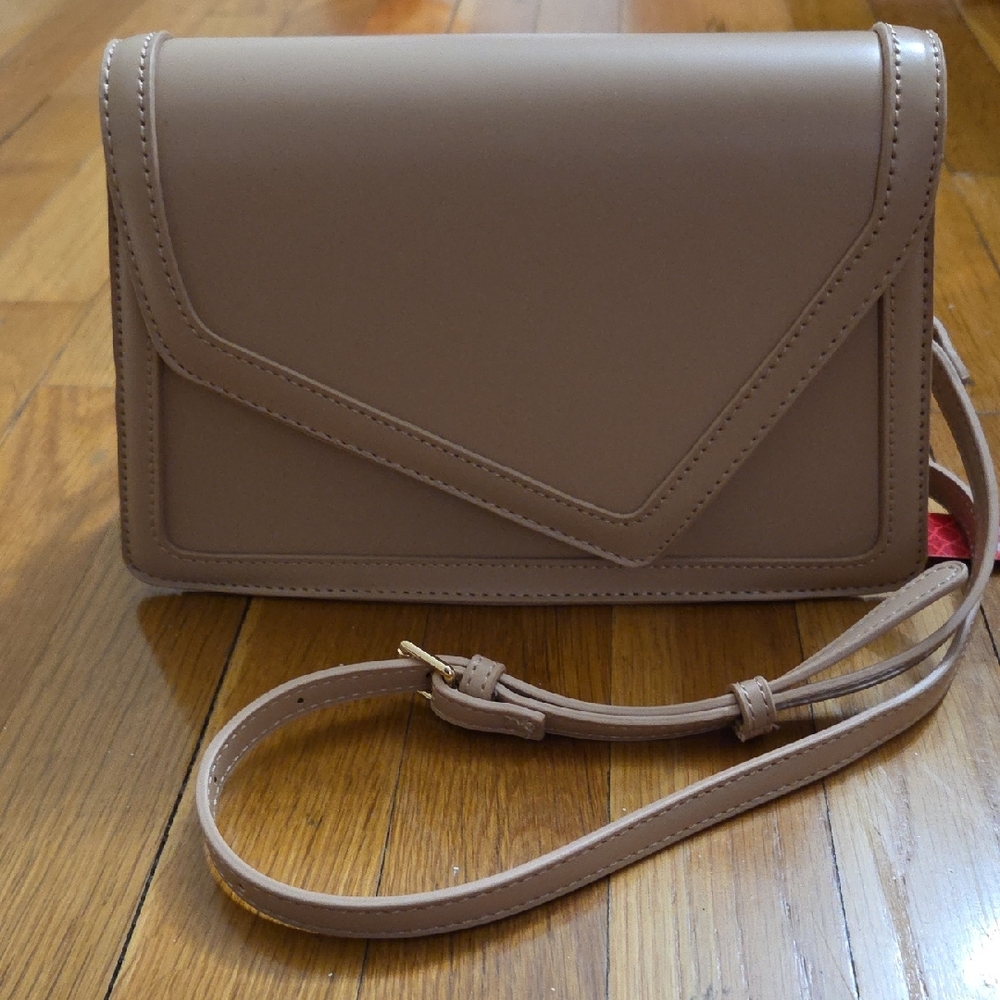 Elegant Tan Women's Bag